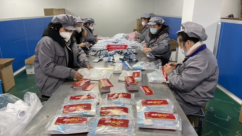 放棄假期 開足馬力！華通醫(yī)藥趕制19萬份“健康愛心包”全力支持防疫保障